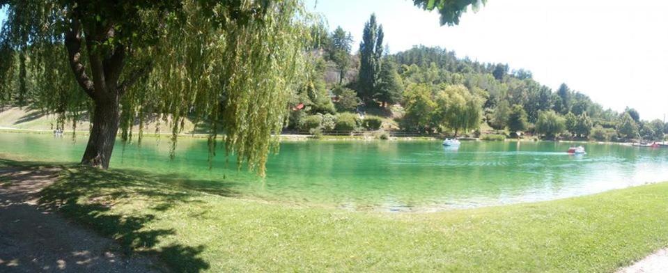 Charmant T3 Avec Piscine Дінь-ле-Бен Екстер'єр фото